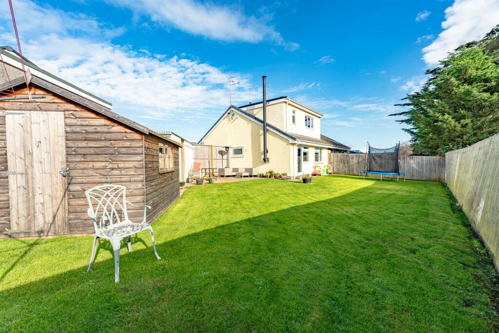 3 bedroom semidetached house for sale in Wolvershill Park, Banwell, BS29