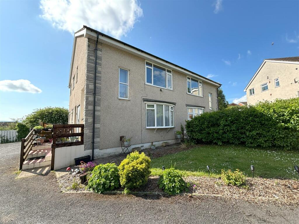 1 bedroom apartment for sale in Pleshey Close, Worle Hillside GARAGE