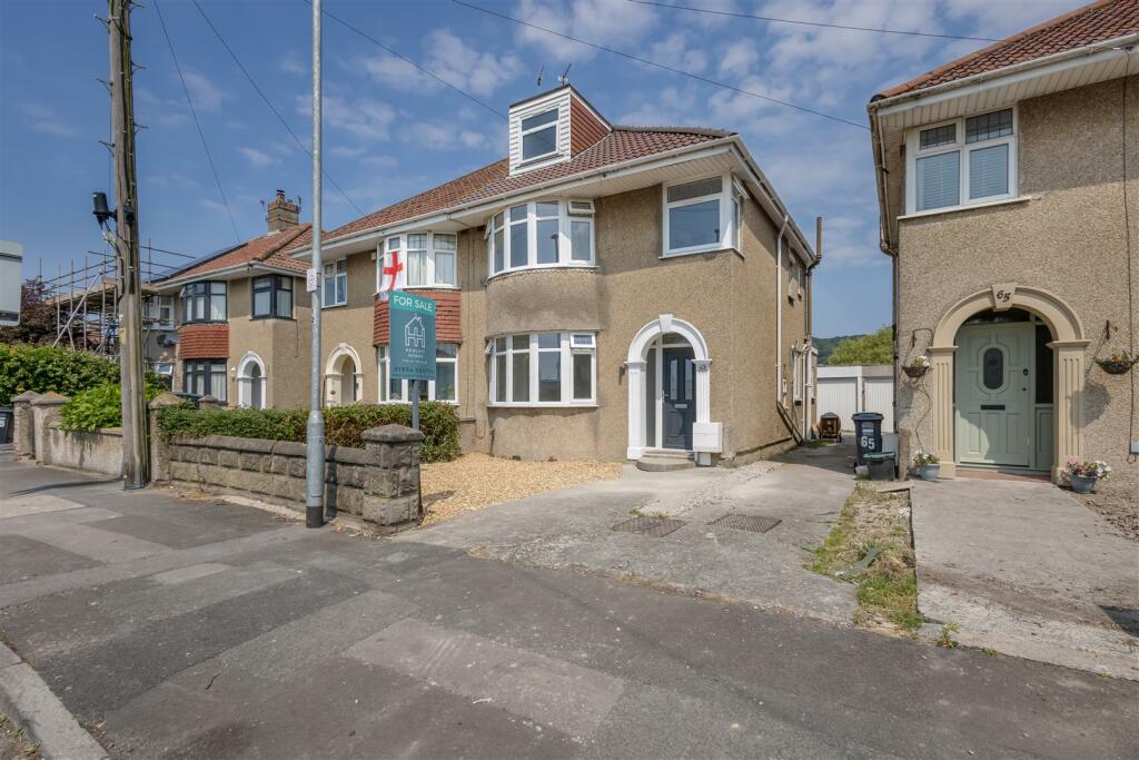4 bedroom semidetached house for sale in Earlham Grove, WestonSuperMare FULLY RENOVATED, BS23