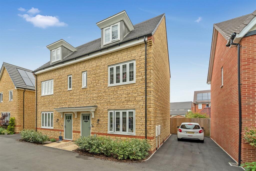 Main image of property: Otterhampton Gardens, West Wick - BEAUTIFUL TOWNHOUSE