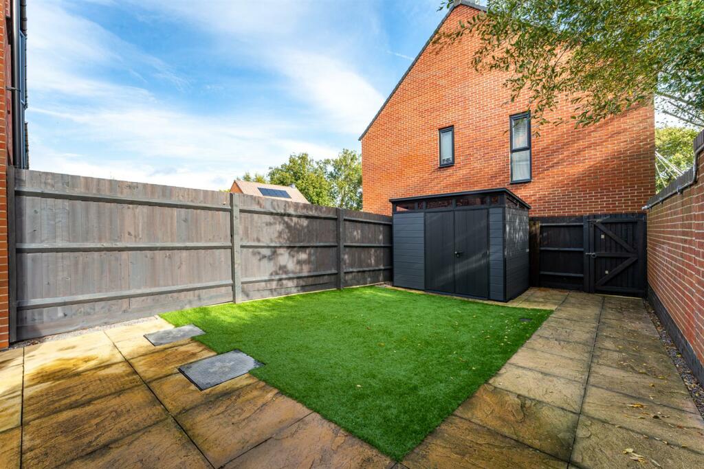 Additional property image - Hannah Drive, Locking - FANTASTIC FIRST HOME