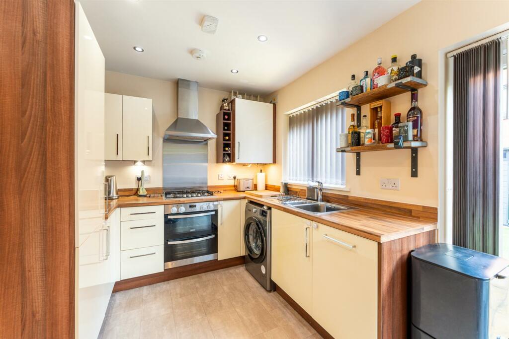 Additional property image - Hannah Drive, Locking - FANTASTIC FIRST HOME