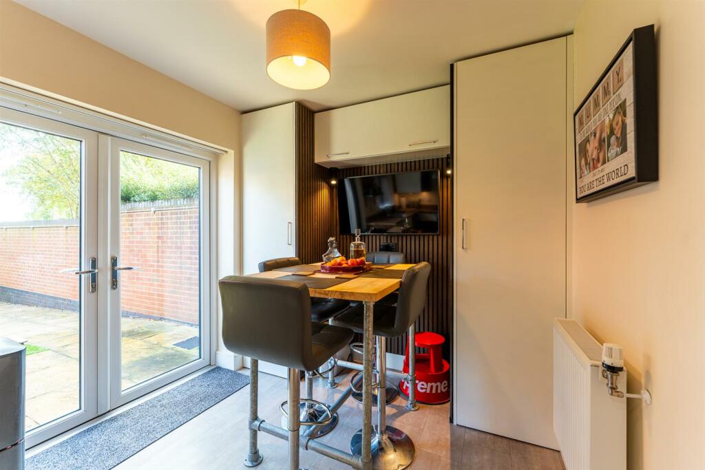 Additional property image - Hannah Drive, Locking - FANTASTIC FIRST HOME