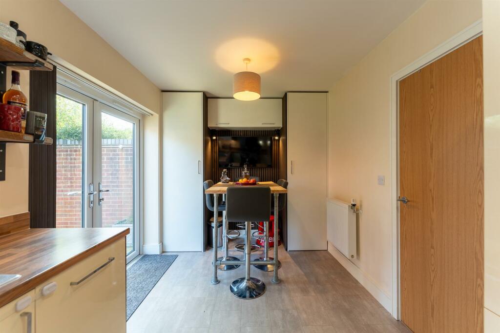 Additional property image - Hannah Drive, Locking - FANTASTIC FIRST HOME