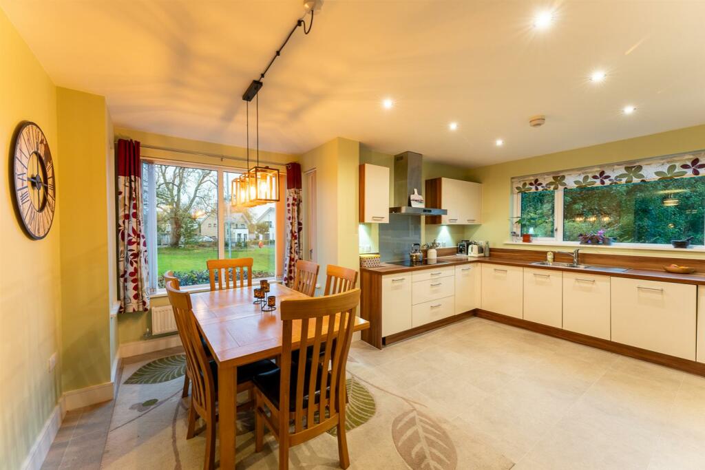Additional property image - Farnborough Road, Locking Parklands - A MUST VIEW