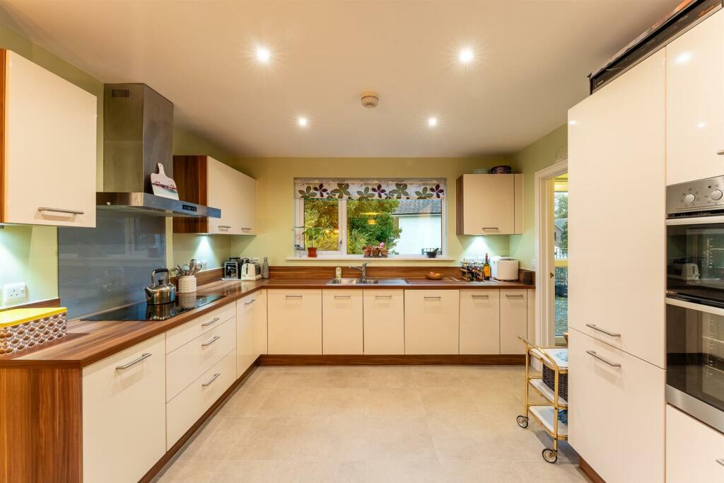 Additional property image - Farnborough Road, Locking Parklands - A MUST VIEW
