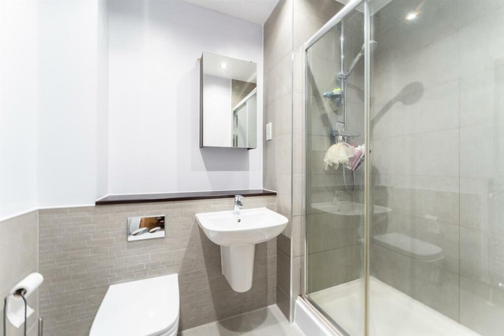 Additional property image - Farnborough Road, Locking Parklands - A MUST VIEW