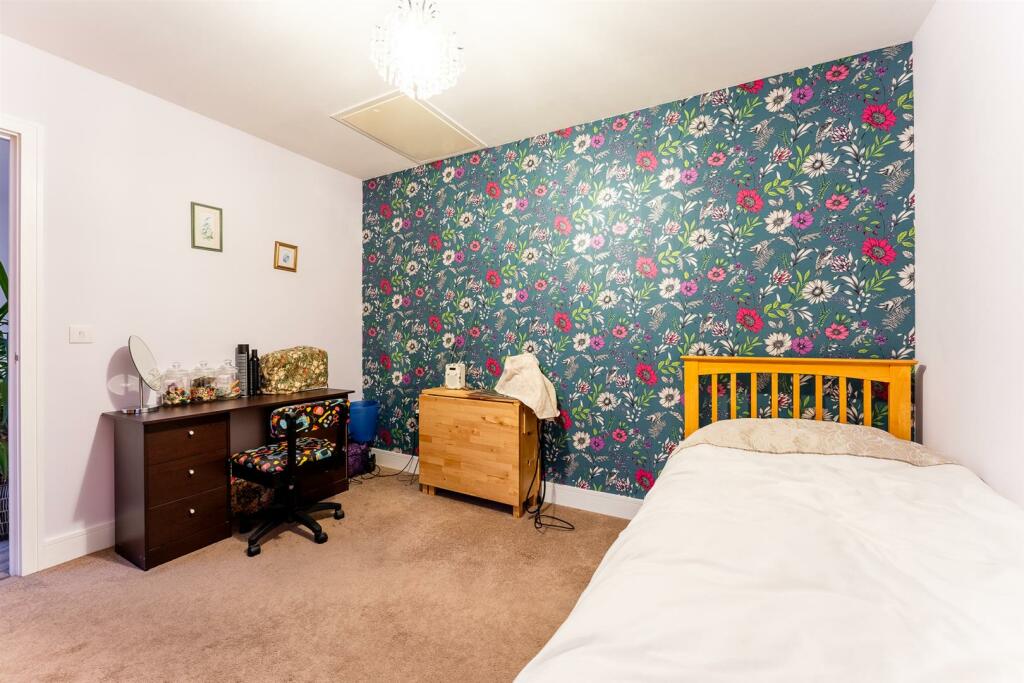 Additional property image - Farnborough Road, Locking Parklands - A MUST VIEW