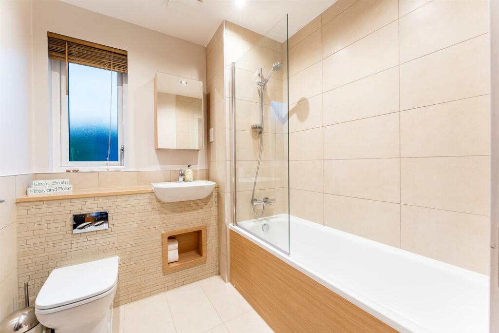 Additional property image - Farnborough Road, Locking Parklands - A MUST VIEW