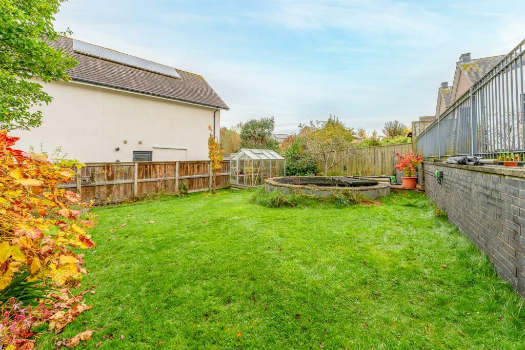 Additional property image - Farnborough Road, Locking Parklands - A MUST VIEW