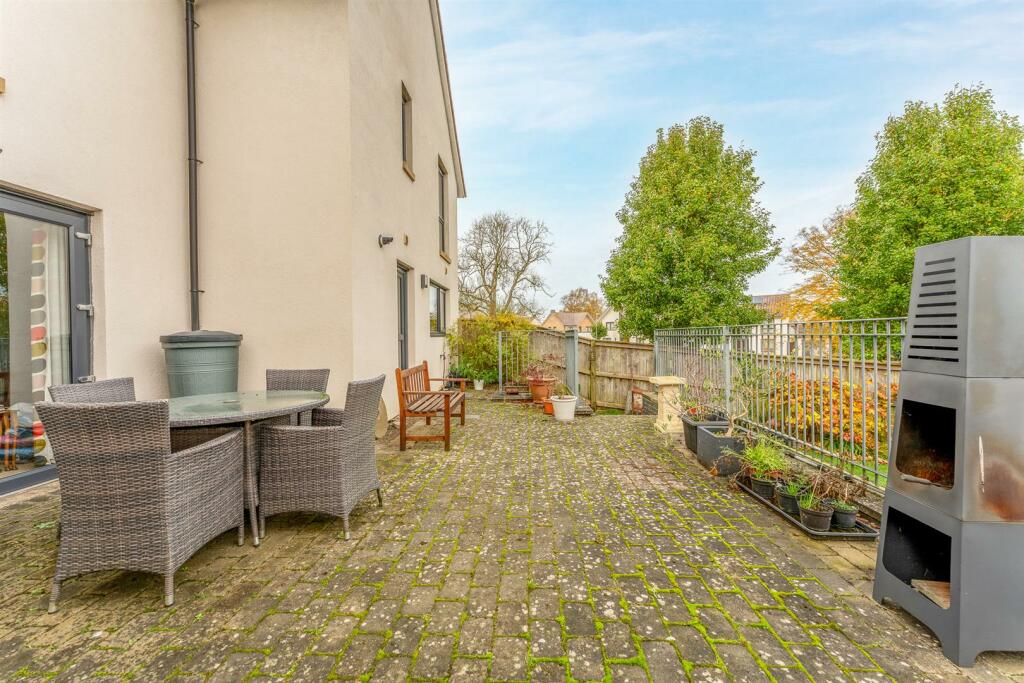 Additional property image - Farnborough Road, Locking Parklands - A MUST VIEW