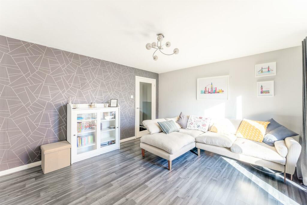 Additional property image - Blaisdon, Locking Castle - LARGER THAN AVERAGE HOME