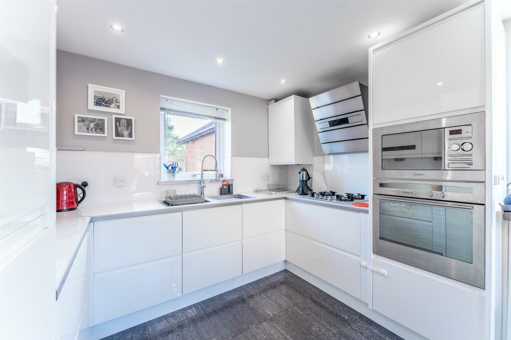 Additional property image - Blaisdon, Locking Castle - LARGER THAN AVERAGE HOME