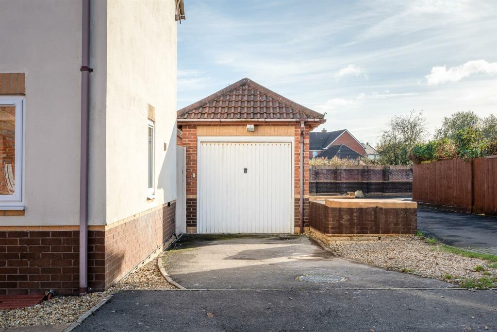 Additional property image - Blaisdon, Locking Castle - LARGER THAN AVERAGE HOME