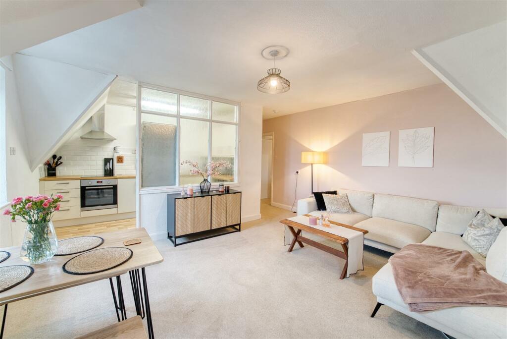 Additional property image - Princes Road, Clevedon - PERFECT PERIOD APARTMENT