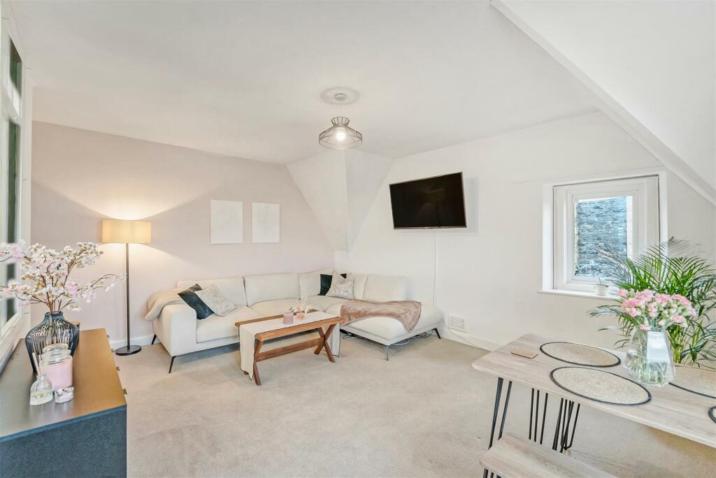 Additional property image - Princes Road, Clevedon - PERFECT PERIOD APARTMENT