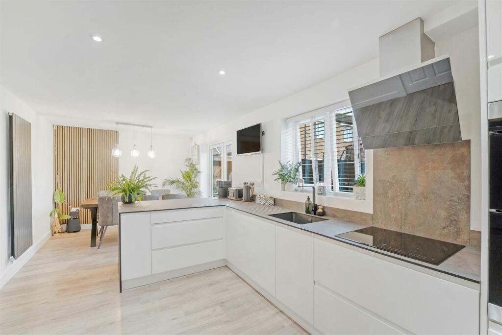 Additional property image - Tiger Moth Road, Weston-Super-Mare - SHOW HOME CONDITION
