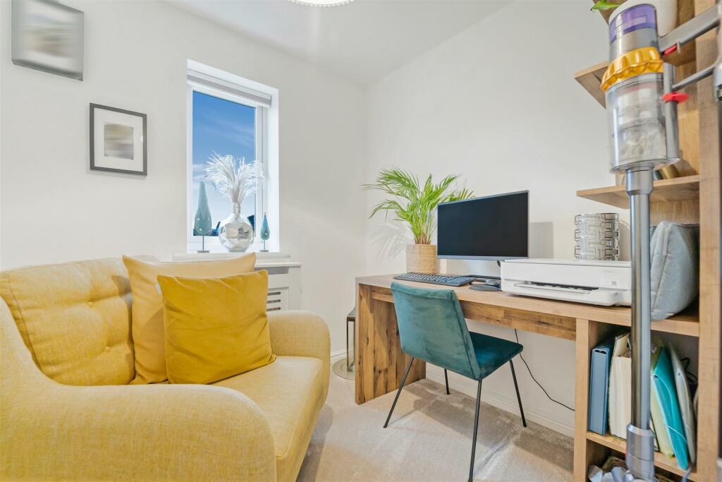 Additional property image - Tiger Moth Road, Weston-Super-Mare - SHOW HOME CONDITION