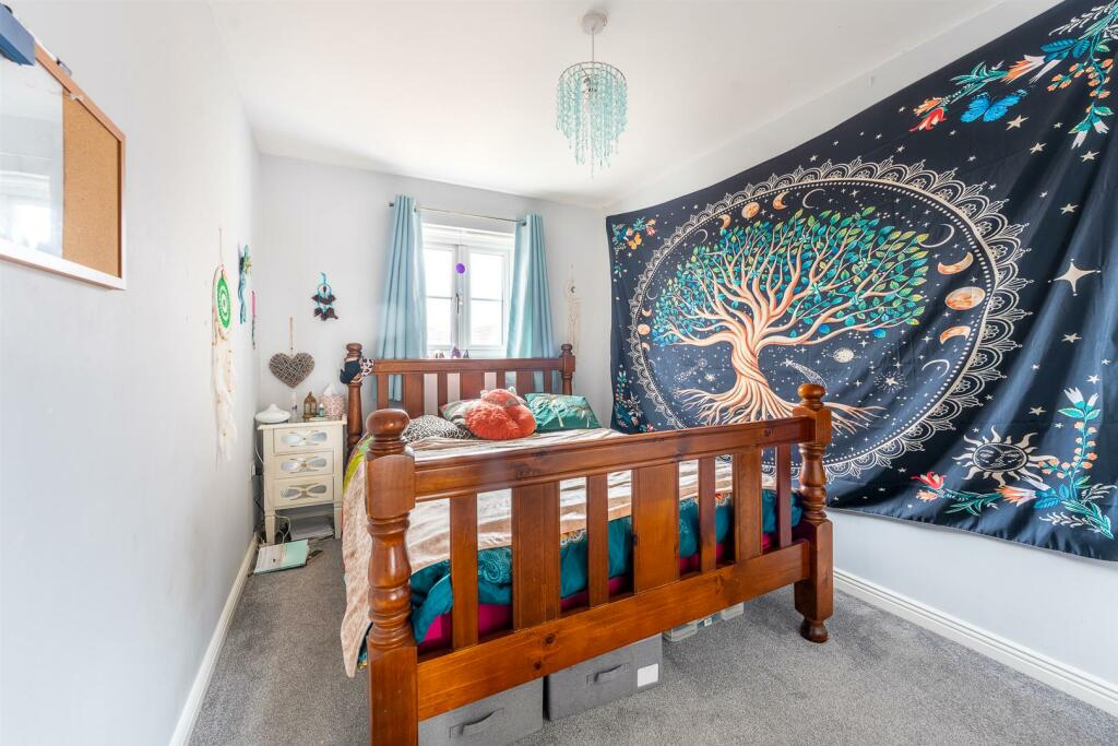 Additional property image - Merton Drive, Weston-Super-Mare - SPACIOUS TOWNHOUSE