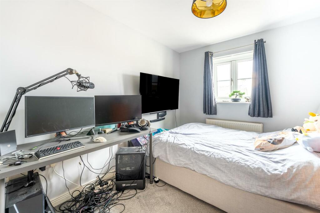 Additional property image - Merton Drive, Weston-Super-Mare - SPACIOUS TOWNHOUSE