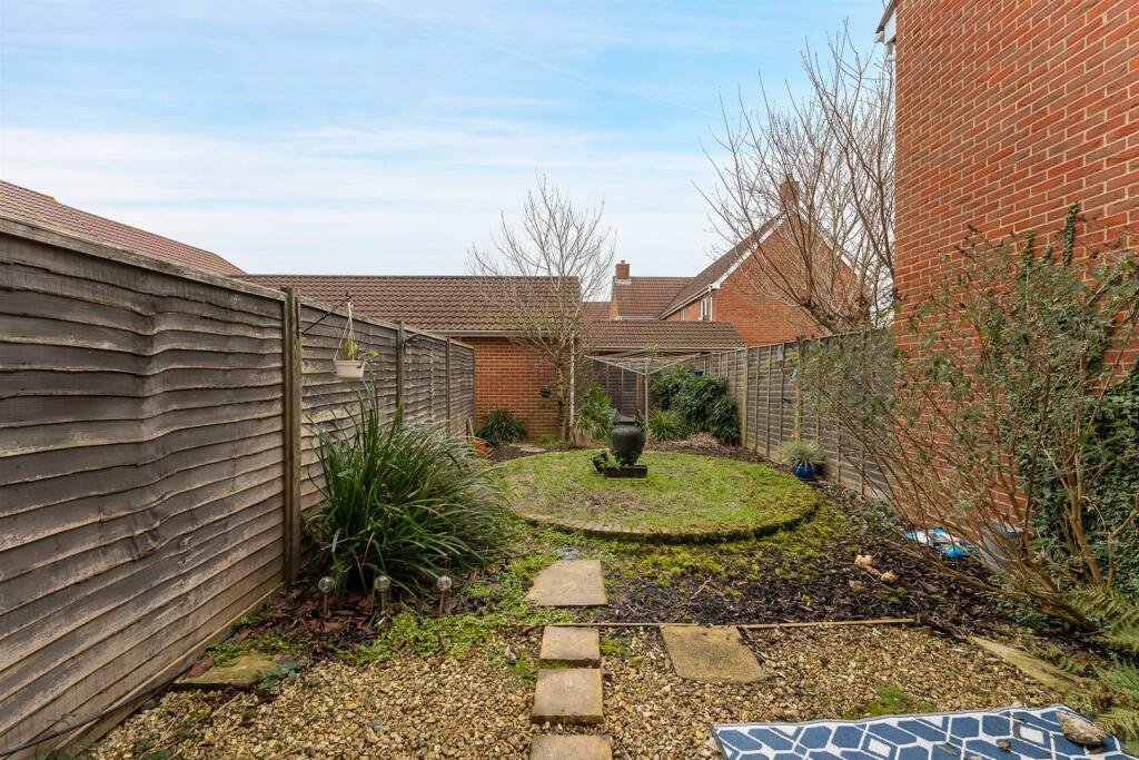 Additional property image - Merton Drive, Weston-Super-Mare - SPACIOUS TOWNHOUSE