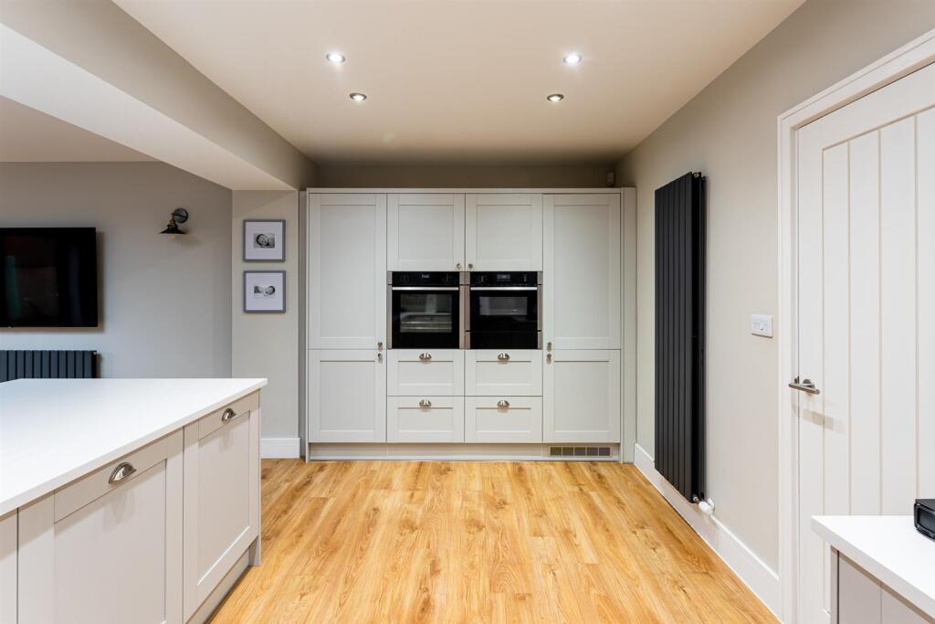 Additional property image - Hannah Drive, Locking Parklands - LARGE EXTENSION