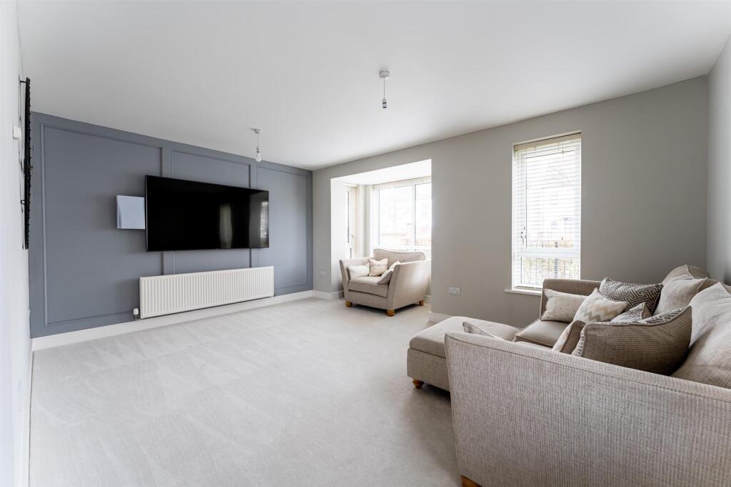 Additional property image - Hannah Drive, Locking Parklands - LARGE EXTENSION