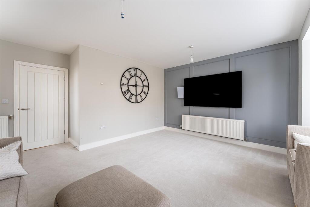 Additional property image - Hannah Drive, Locking Parklands - LARGE EXTENSION