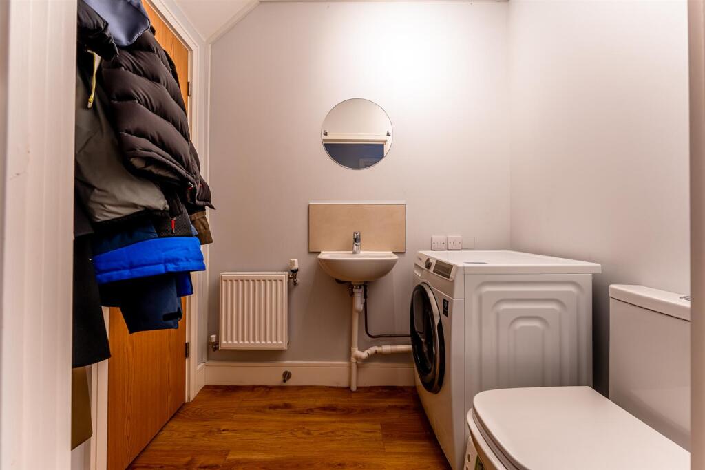 Additional property image - Hannah Drive, Locking Parklands - LARGE EXTENSION