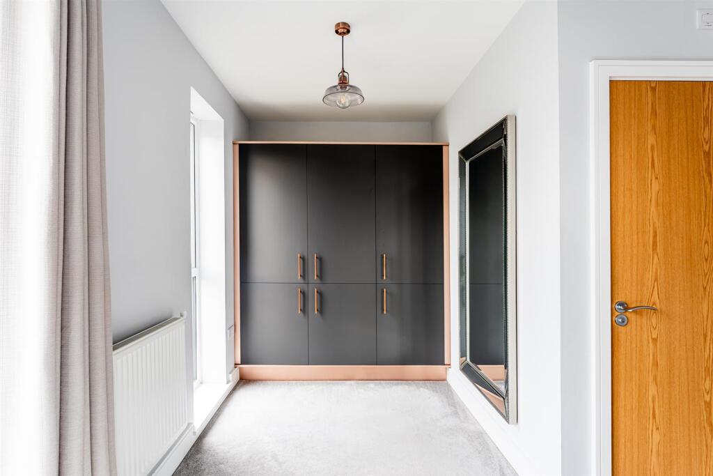 Additional property image - Hannah Drive, Locking Parklands - LARGE EXTENSION