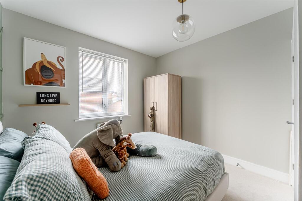 Additional property image - Hannah Drive, Locking Parklands - LARGE EXTENSION
