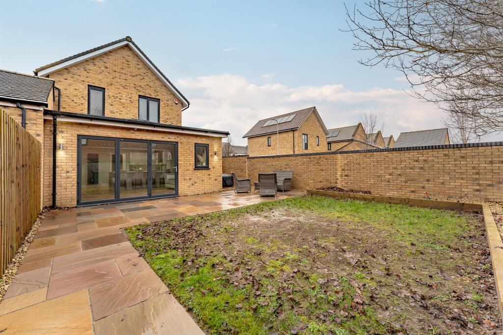 Additional property image - Hannah Drive, Locking Parklands - LARGE EXTENSION