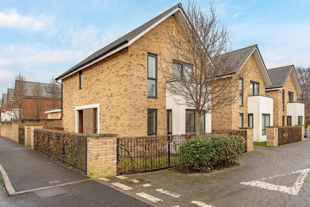 Additional property image - Hannah Drive, Locking Parklands - LARGE EXTENSION