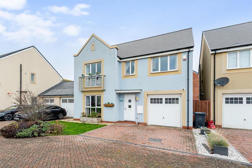 Main image of property: Wayfarer Close, Weston-Super-Mare - PERFECT FAMILY HOME