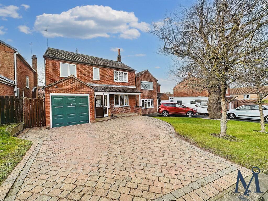 4 bedroom detached house for sale in Trueway Drive, Shepshed