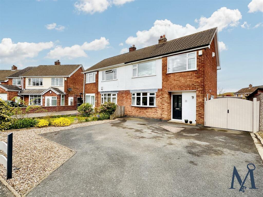 3 bedroom house for sale in Mickleden Green, Whitwick, LE67