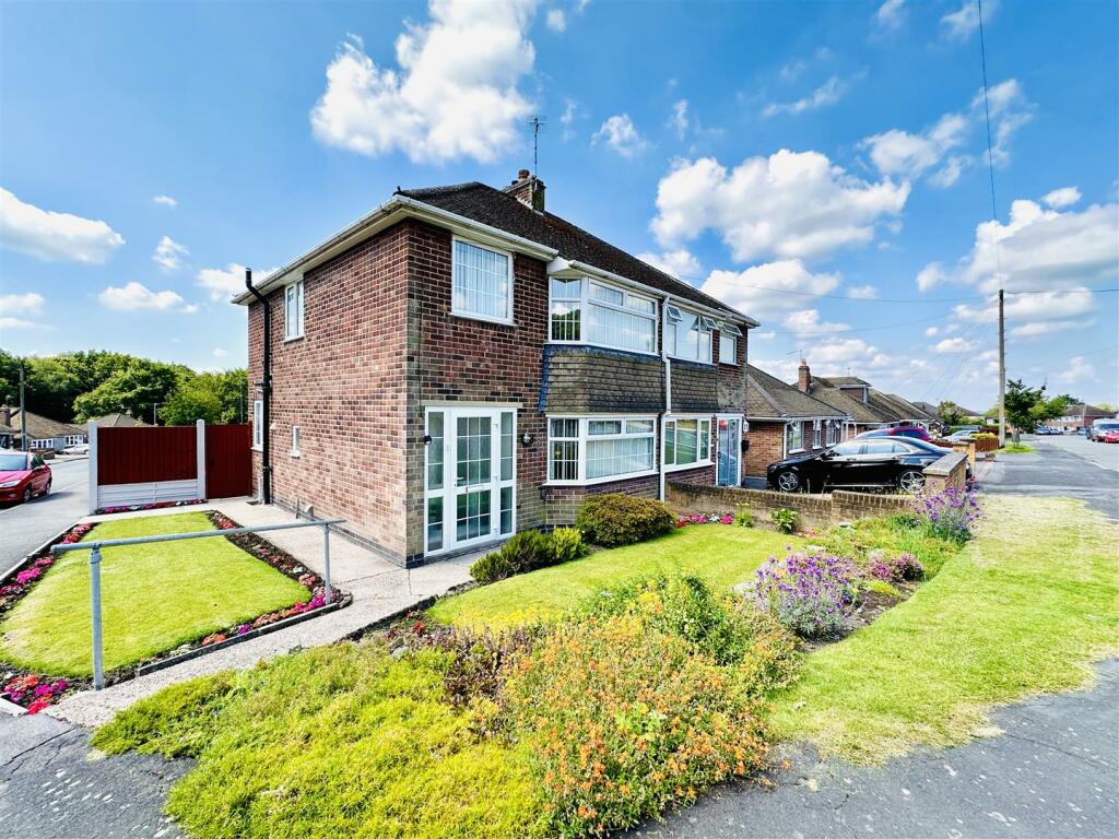 3 bedroom semidetached house for sale in St. Bernards Road, Whitwick