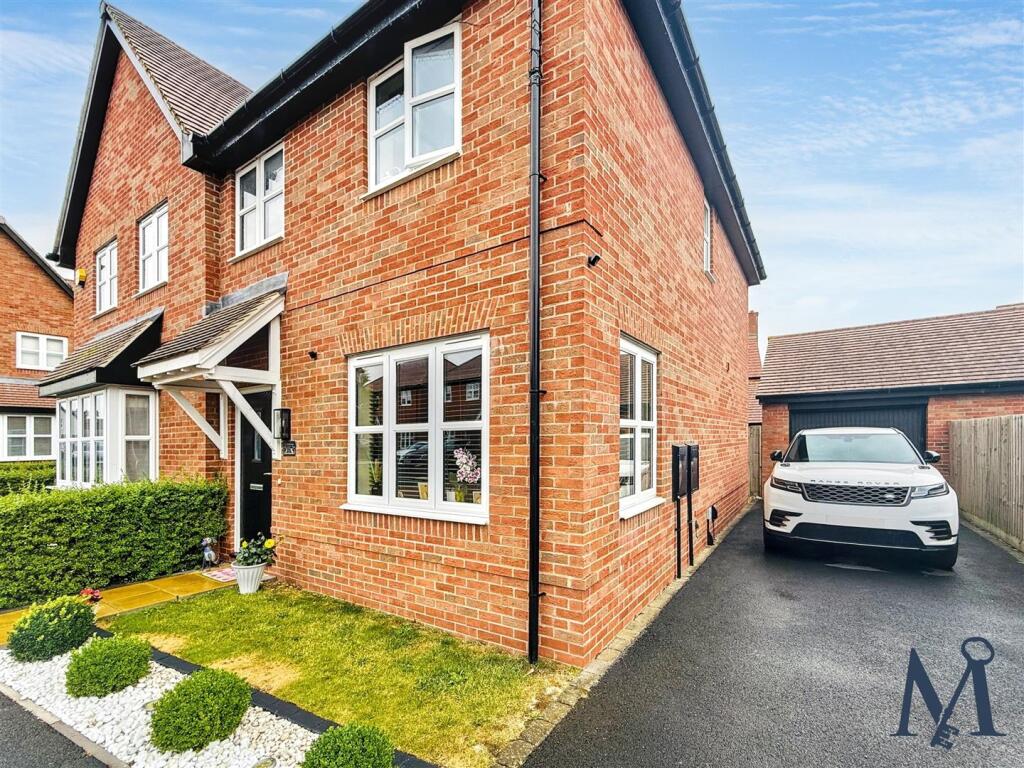 Main image of property: De Herle Lane, Hugglescote, Coalville