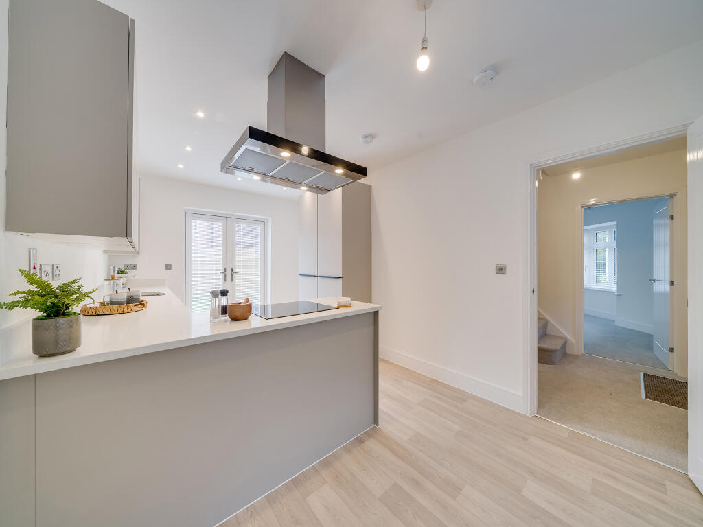 Additional property image - Kenilworth Gate, Leamington Road, Kenilworth, 
CV8 2AA