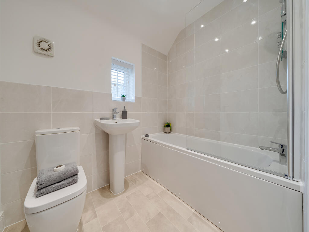 Additional property image - Kenilworth Gate, Leamington Road, Kenilworth, 
CV8 2AA