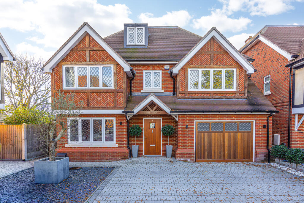 Main image of property: Swale Road, Benfleet, SS7