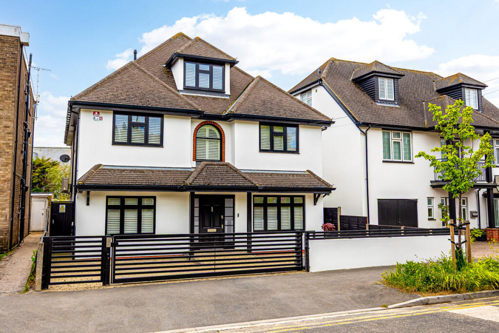 Main image of property: Esplanade Gardens, Westcliff-on-sea, SS0