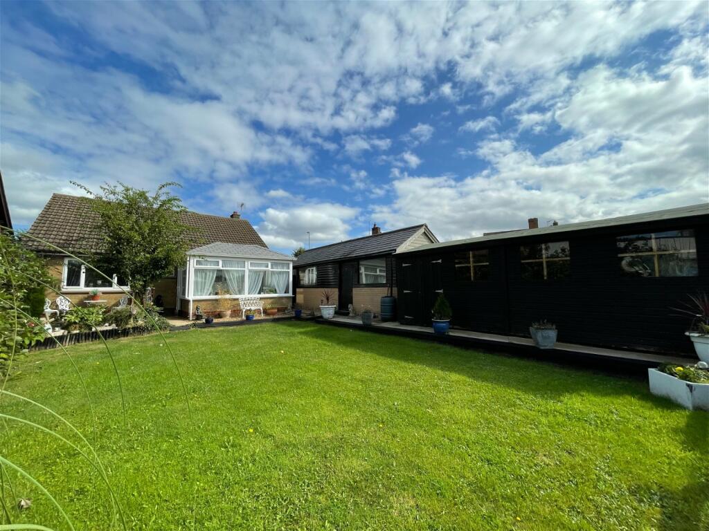 3 bedroom detached house for sale in Wisbech Road, March, PE15