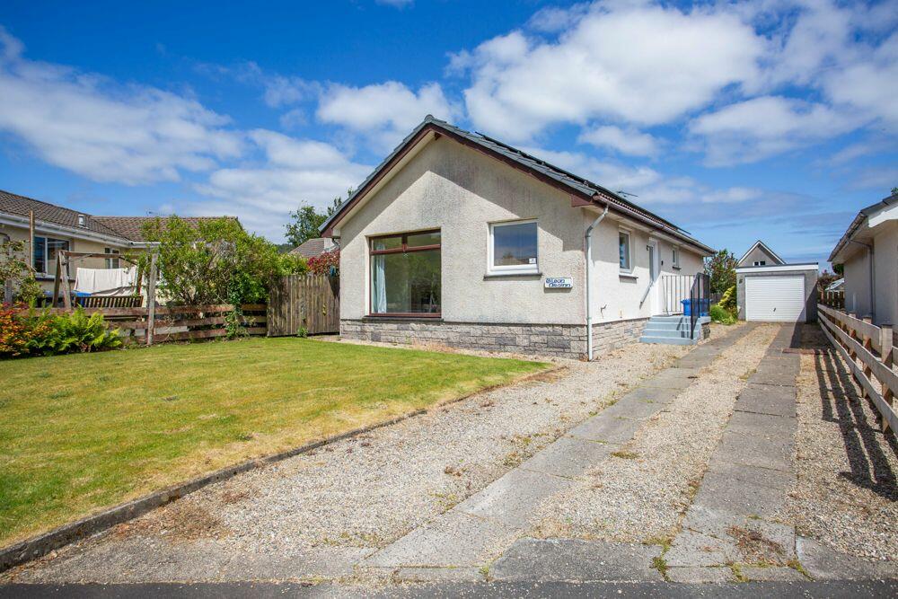 Main image of property: Eilean Arainn, 30 Murray Crescent, Lamlash, Isle of Arran, North Ayrshire, KA27 8NS