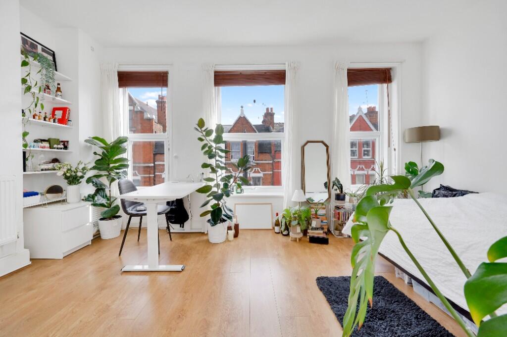 Main image of property: Topsfield Parade, Tottenham Lane, London, N8