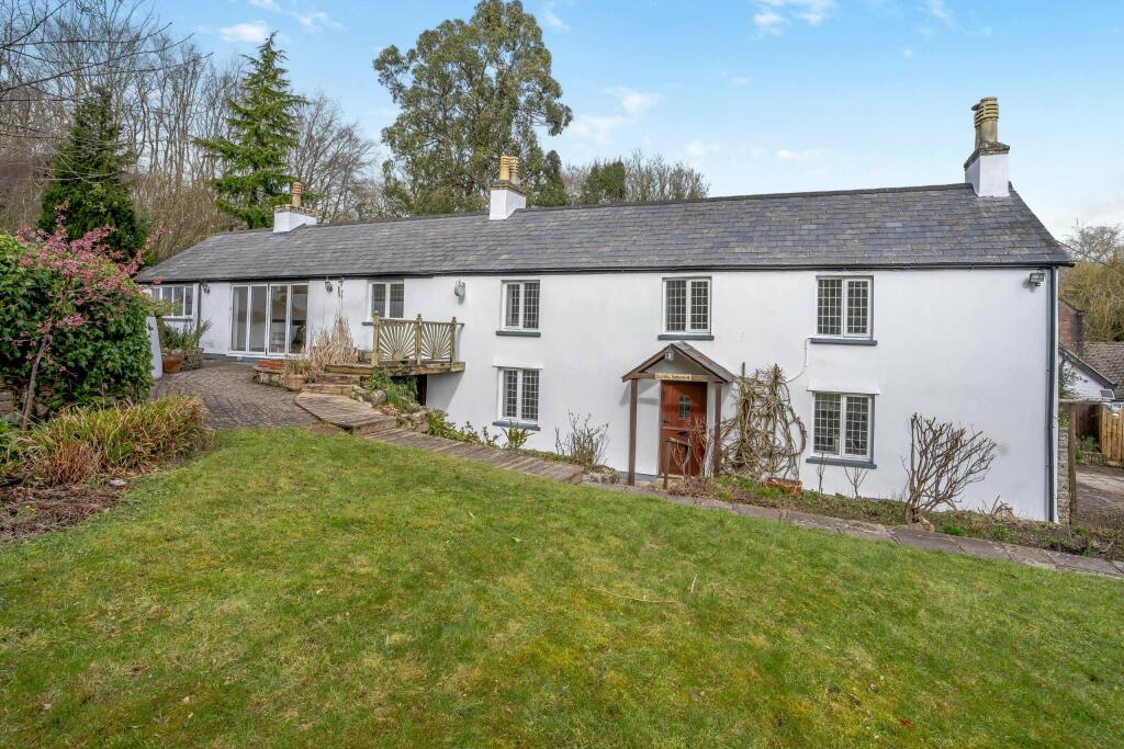 6 bedroom detached house for sale in Lettons Way, Dinas Powys, CF64
