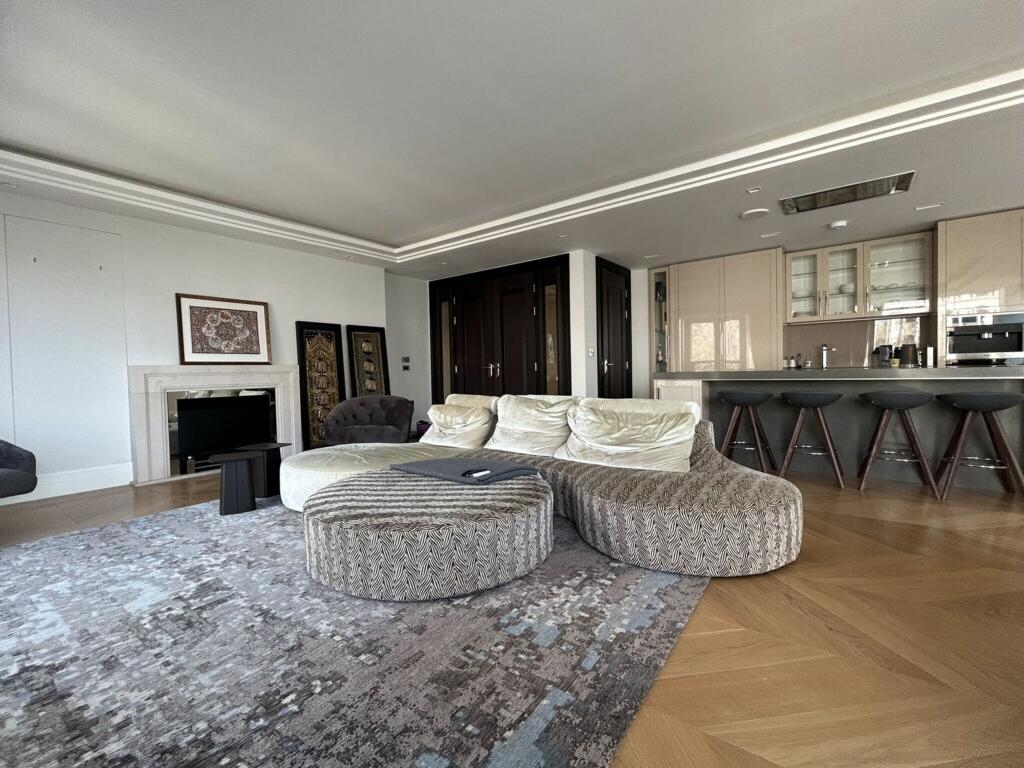 Main image of property: 190, The Strand, WC2R