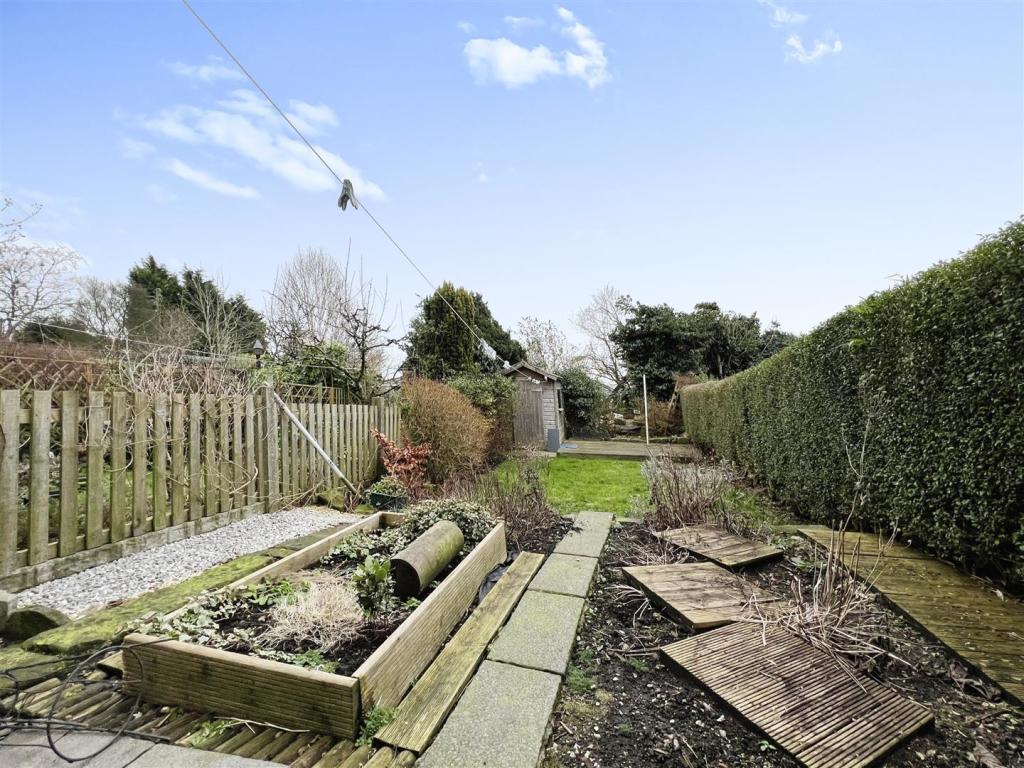 3 bedroom terraced house for sale in Higher Road, Longridge, Preston, PR3