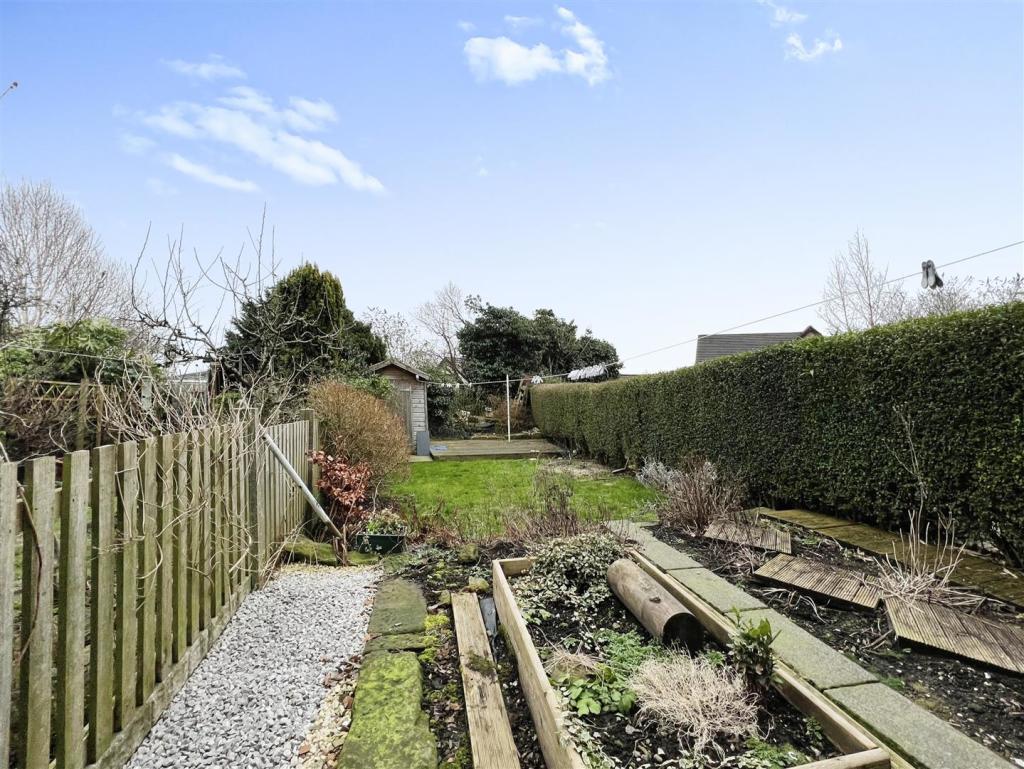 3 bedroom terraced house for sale in Higher Road, Longridge, Preston, PR3