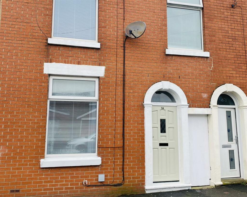 2 bedroom terraced house for sale in Chatburn Road, Longridge, Preston, PR3